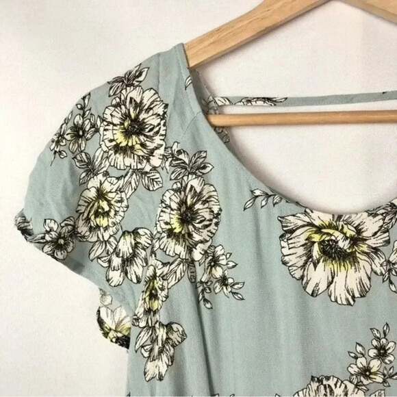Maurices Blue Floral Lattice Back Woven Short Sleeve Top L - Picture 5 of 5